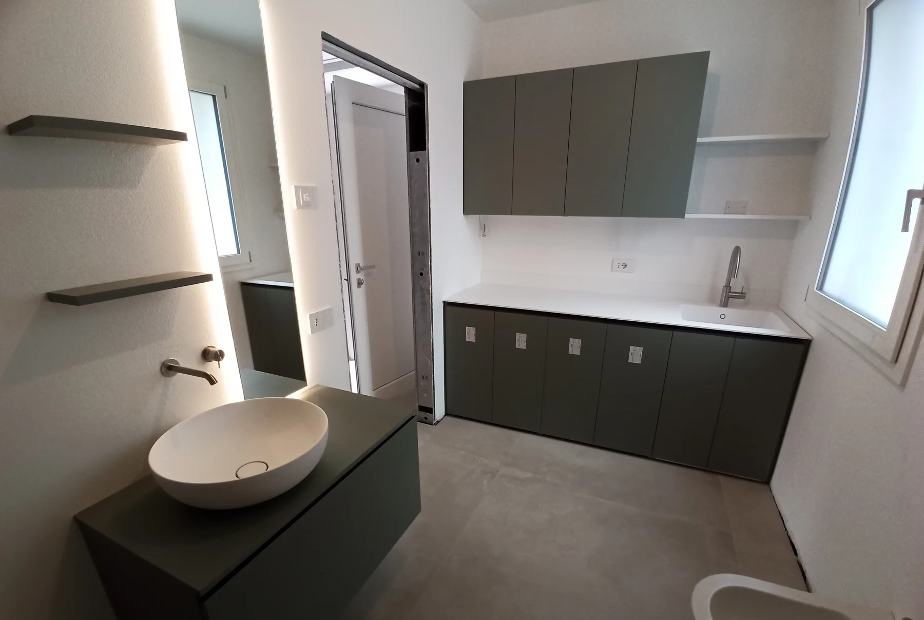 Bagno moderno completo realizzato da BB Servizi